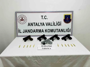Antalya’da silah ve mühimmat kaçakçısı jandarmaya takıldı
