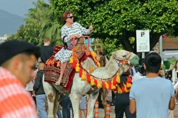 Antalya’da turistleri hayran bırakan Yörük Göçü
