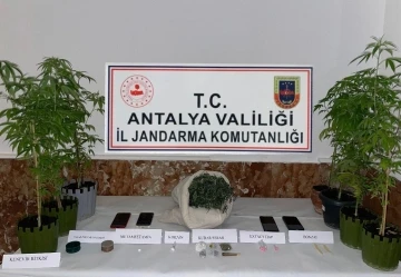 Antalya’da zehir tacirlerine jandarmadan darbe
