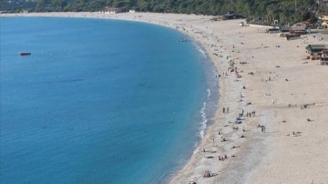 Antalya ve Muğla'ya 2022'de 16 milyonun üzerinde turist geldi