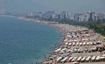 Antalya’ya bayramda tatilci yağdı, rakam beklenenin iki katı oldu
