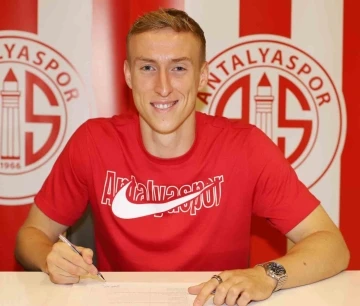 Antalyaspor, Adam Buksa’yı transfer etti
