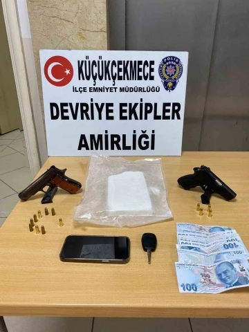 Aracın hava yastığına saklanmış 980 gram kokain ele geçirildi
