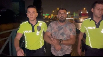 Bursa'da araçla kaçamayınca, koşarak kaçmaya çalıştı, yine de yakalandı : 18 bin lira ceza yedi