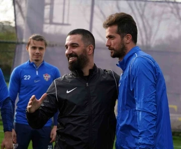 Arda Turan, Eyüpspor ile ilk antrenmanına çıktı
