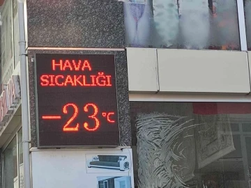 Ardahan’da Sibirya soğukları, araçlar çalışmadı
