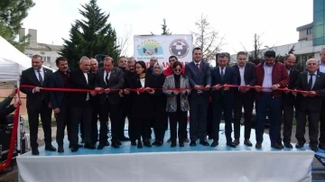 Ardahan’ın yöresel lezzetleri deprem bölgesine destek için Pendik’te görücüye çıktı
