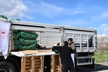 Ardahanlı çiftçilere kavılca buğdayı tohumu ve tohumluk patates dağıtıldı
