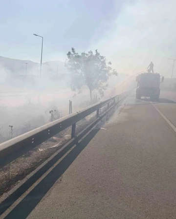 Arsuz’da çıkan ot yangınını itfaiye ekipleri söndürdü
