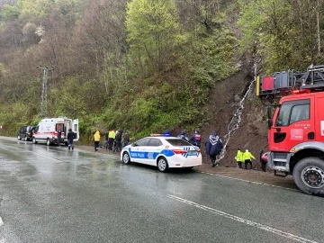 Artvin’de menfeze düşen araçta iki kişi can verdi