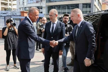 Ataşehir Belediye Başkanı İlgezdi: &quot;Gümrük ile hal alanlarının kaldırılması gerekli&quot;
