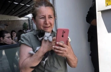 ATM’de mahsur kalan yavru kedi hayvanseverleri korkuttu
