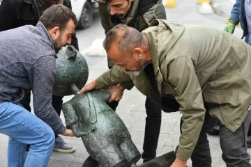 Kadıköy’ün simgelerinden Avanak Avni evine döndü