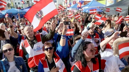 Avusturya'da düzenlenen genel seçimleri aşırı sağcılar kazandı 