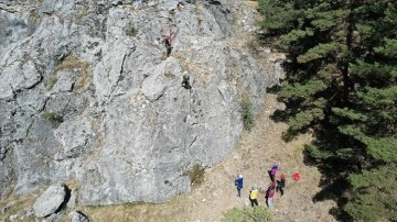 "Ay Kayası" dağcıların gözde mekanı oldu