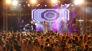 Aydın Büyükşehir Belediyesi’nden Kuşadası’nda yaz konseri
