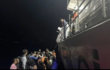 Ayvacık açıklarında 54 kaçak göçmen yakalandı
