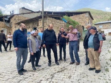 Aziziye Kaymakamı ve Belediye Başkanı depremin merkez üssüne gitti
