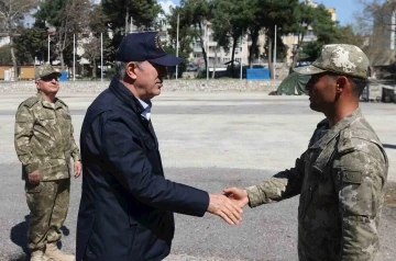 Bakan Akar, Antakya’da devam eden çalışmaları inceledi