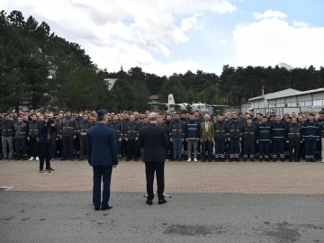 Bakan Akar ile Başkan Büyükkılıç, bayramlaşma programlarına TOGG ile katıldı
