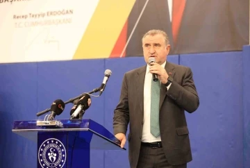 Bakan Bak: &quot;Sokaktan alıp getirdiğimiz her çocuk uyuşturucudan uzaklaştırdığımız çocuklar&quot;
