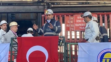 Bakan Bayraktar, yerin 170 metre altında maden işçileriyle yemek yedi
