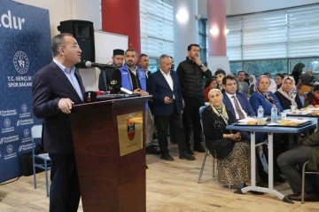 Bakan Bozdağ ilk iftarını yurtta depremzedelerle açtı
