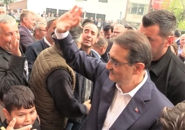 Bakan Dönmez, baba ocağı Gölpazarı’nda partililerle bir araya geldi
