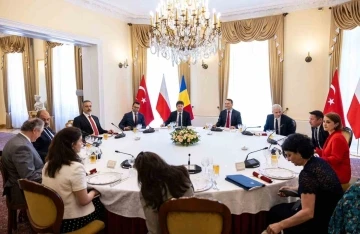 Bakan Fidan, Türkiye-Polonya-Romanya Üçlü İşbirliği Süreci Dışişleri Bakanları Toplantısı’na katıldı