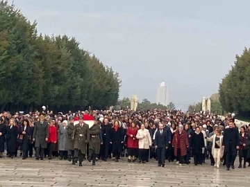 Bakan Göktaş ve beraberindeki heyet Anıtkabir’i ziyaret etti
