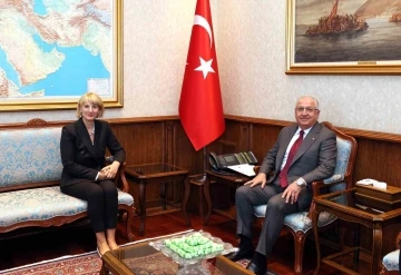 Bakan Güler İngiltere’nin Ankara Büyükelçisi Morris’i kabul etti
