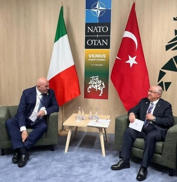 Bakan Güler, İtalya Savunma Bakanı Crosetto ile görüştü
