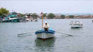 Balıkçı "Ramiz dayı" ilerleyen yaşına rağmen denizden kopamıyor