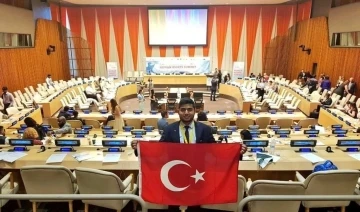 Bangladeşli Emon, Türkiye’nin acısını hafifletmek için çalışıyor
