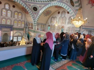 Bartın’dan hacı adayları  kutsal topraklara uğurlandı
