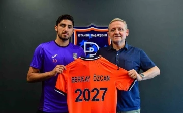 Başakşehir, Berkay Özcan’ın sözleşmesini 2027’ye kadar uzattı
