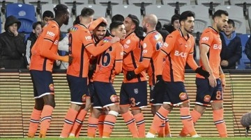 Başakşehir, sahasında Pendikspor'u 4-1 yendi