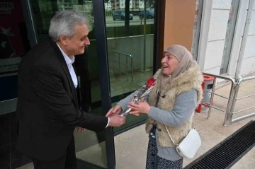 Başkan Bakkalcıoğlu’ndan annelere ve öğretmenlere kadınlar günü sürprizi
