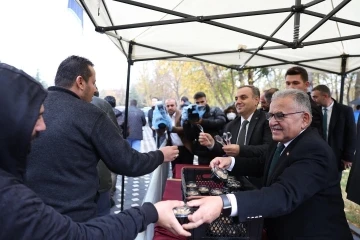 Başkan Büyükkılıç’tan ERÜ’de aşure ikramı
