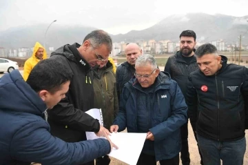 Başkan Büyükkılıç: “Yaraları sarmak için canla başla çalışıyoruz”
