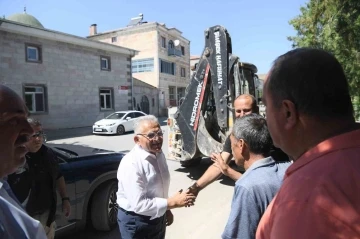 Başkan Büyükkılıç Yemliha’da Vatandaşın Taleplerini Dinledi
