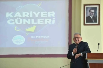 Başkan Büyükkılıç, YKS’yi kazanan öğrencileri Kayseri’ye davet etti
