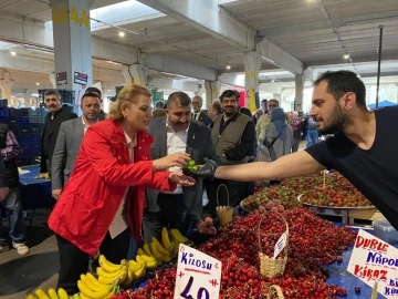 Başkan Hürriyet: &quot;Pazarcı esnafı emeğin, alın terinin sembolüdür&quot;
