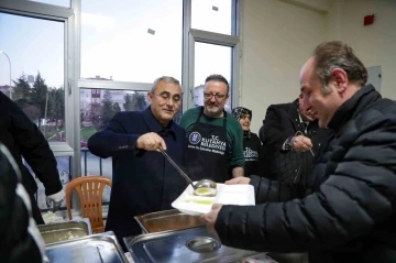 Başkan Işık: &quot;Hemşehrilerimizi iftar sofralarımıza bekliyoruz&quot;
