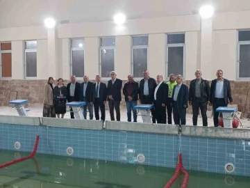 Başkan Özdemir: “Yarı Olimpik Yüzme Havuzu kısa sürede hizmete girecek”
