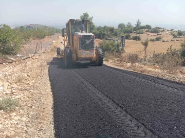 Başkan Özyiğit &quot;Göreve geldiğimiz günden bu yana ilçemiz genelinde 74 kilometre yeni yol açtık&quot;
