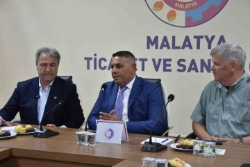 Başkan Sadıkoğlu, depremzede firmaların ürün stokunun alınmasını talep etti
