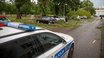 Batı Balkanlar'da etkili olan yağış ve fırtına sebebiyle 5 kişi hayatını kaybetti