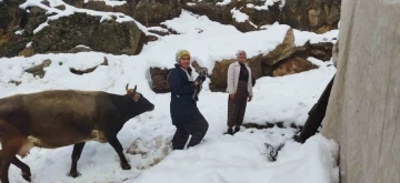 Batman’da kar yağışı nedeniyle kapanan köy yolları açılıyor
