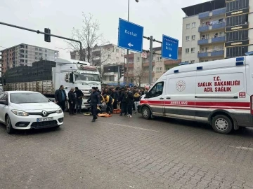 Batman’da karşıya geçmeye çalışan yaşlı adama tır çarptı
